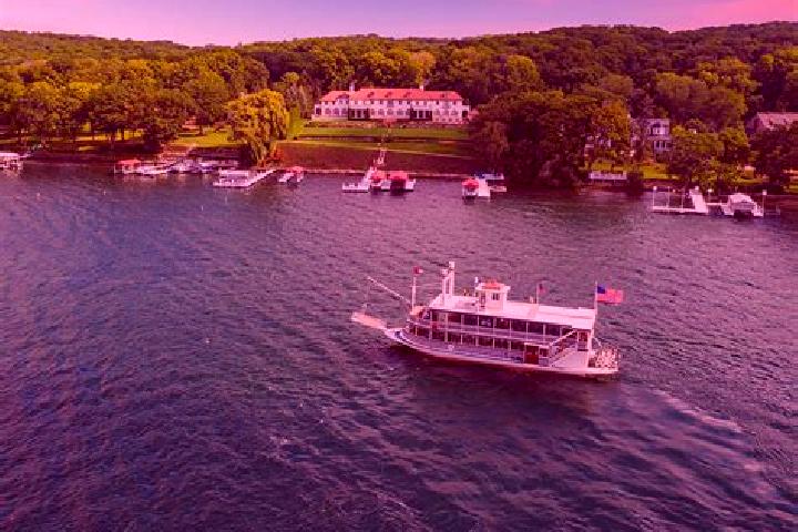 Ivy, 39 — Escort in Lake Geneva, United States