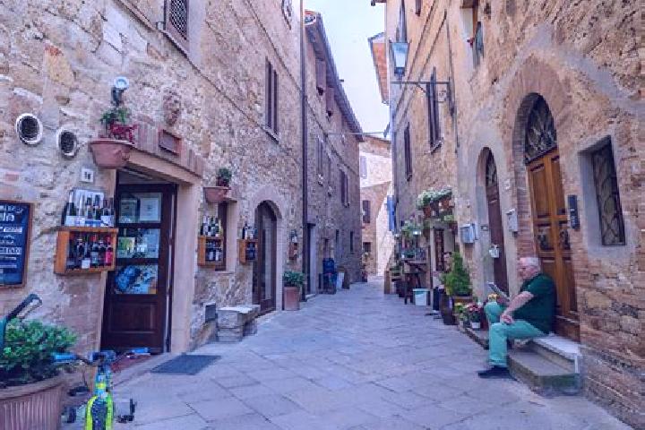Ivy, 39 — Escort in Montegrosso Pian Latte, Italy