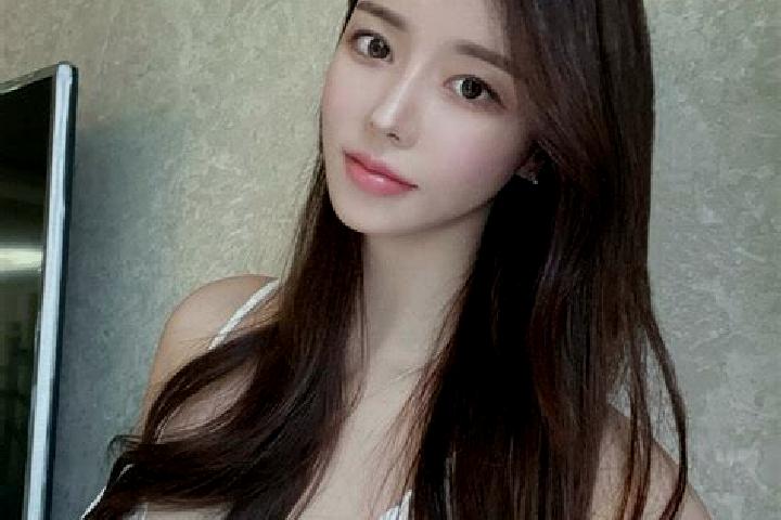 Ivy, 39 — Escort in Tungoo, Indonesia