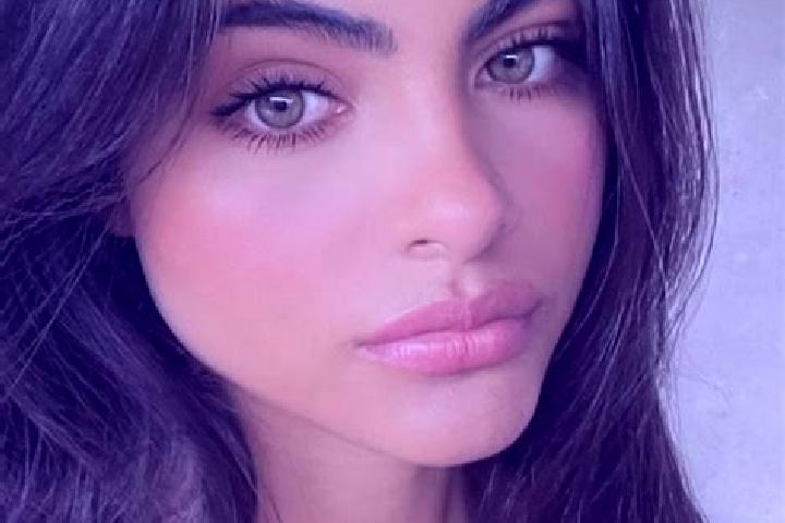 Jade, 21, a black hazel-eyed middle eastern companion based in Auttoinen. Offering Tantra, Dinner Date, CIM. Available for incall and outcall, overnight book...