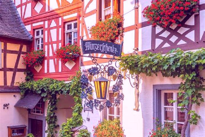 Jade, 21 — Escort in Hogersdorf, Germany