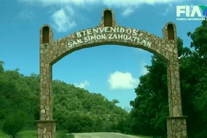 Jade, 21 — Escort in San Simon Almolongas, Mexico