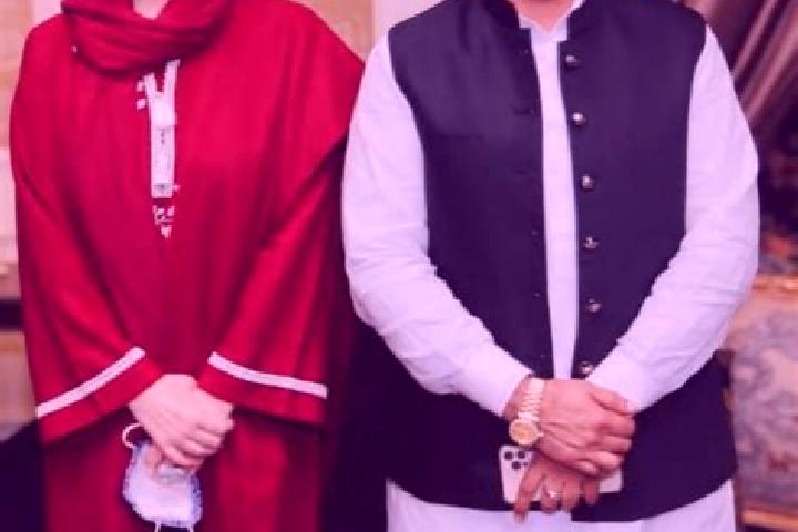 Jade, 21 — Escort in Shafi Pur Ranhola, India