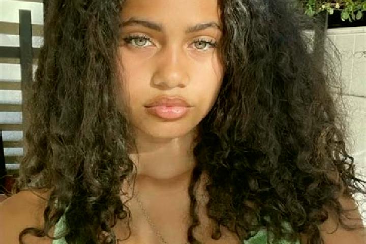 Jade, 22, a chestnut green-eyed mixed companion based in El Tejar. Offering A-Level, CIM. Available for incall and outcall, day and evening dates.