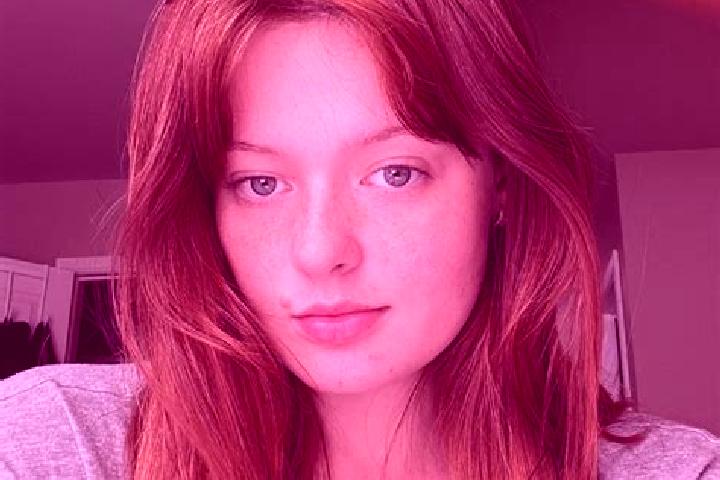 Jade, 22, a chestnut grey-eyed caucasian companion based in Luoba. Offering Overnight, GFE, A-Level. Available for incall and outcall, day and evening dates.