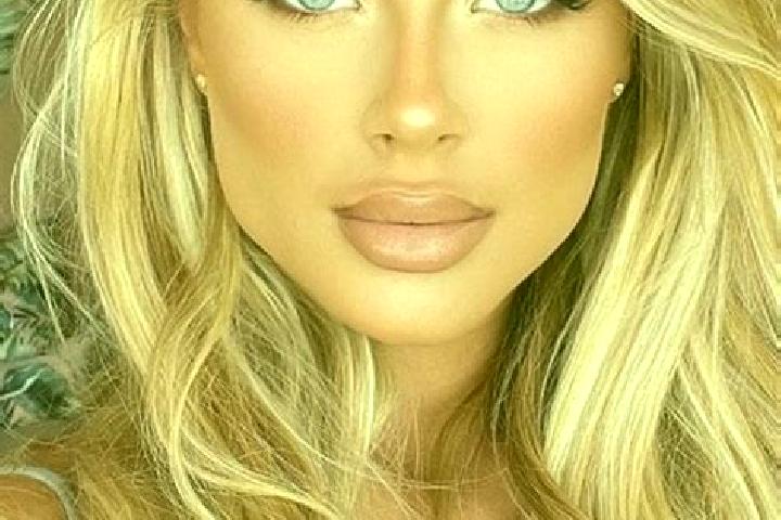 Jade, 22, a dark blonde blue-eyed latina companion based in Eighty Mile Beach. Offering Duos, GFE. Available for incall and outcall, day and evening dates.