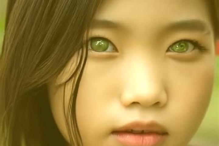 Jade, 22, a red green-eyed asian companion based in Toyooka. Offering Fetish, CIM, 69, Dinner Date. Available for incall and outcall, day and evening dates.