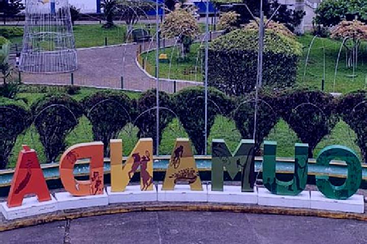 Jade, 22 — Escort in Cumanda, Ecuador