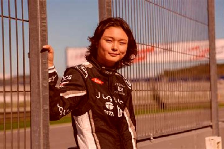 Jade, 22 — Escort in Noda, Japan