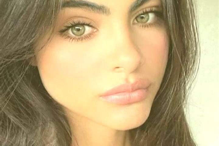 Jade, 23, a brunette green-eyed middle eastern companion based in Rodewisch. Offering Massage, Dinner Date, Striptease. Available for incall and outcall, day...