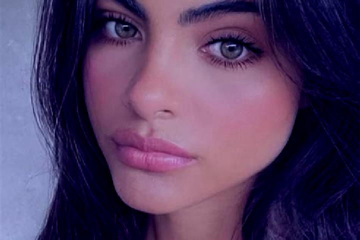 Jade, 23, a chestnut dark-eyed middle eastern companion based in Ansfelden. Offering A-Level, Duos, Girlfriend Experience, Travel Companion. Available for in...