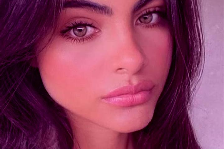 Jade, 23, a chestnut green-eyed middle eastern companion based in Playas del Rosario. Offering Domination, A-Level. Available for incall and outcall, overnig...