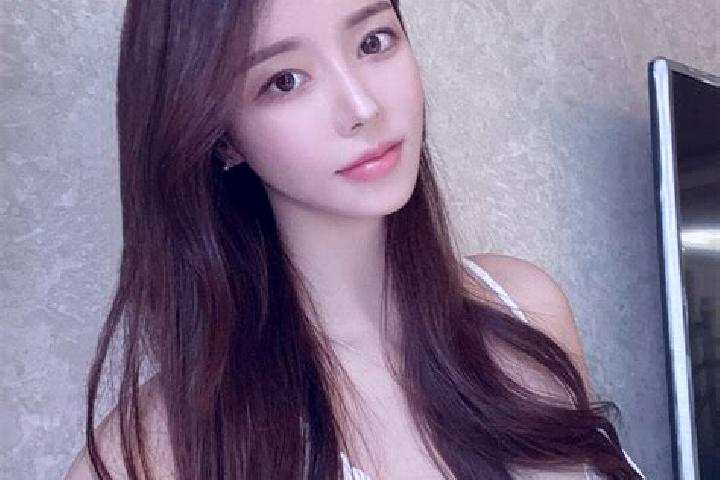 Jade, 23 — Escort in Fazhanhe, China