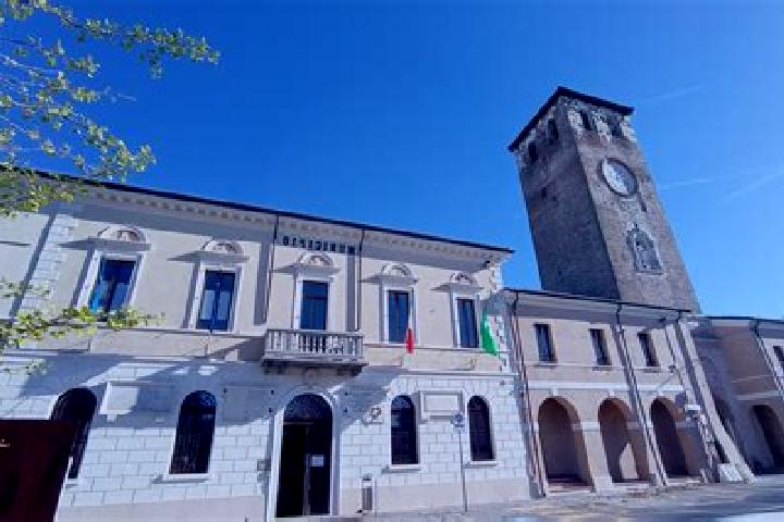 Jade, 23 — Escort in Veggia-Villalunga, Italy