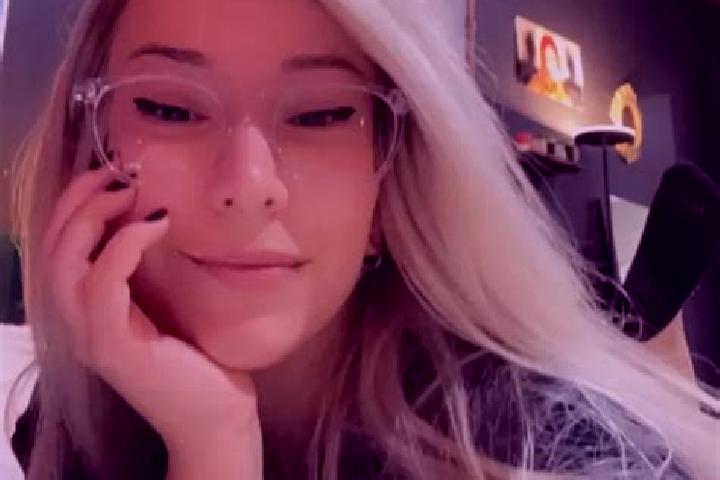 Jade, 24, a blonde amber-eyed mixed companion based in Bostonia. Offering 69, Deep French Kissing, Erotic Massage. Available for incall and outcall, overnigh...