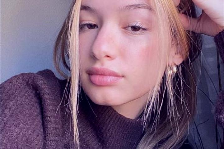 Jade, 24, a blonde brown-eyed ebony companion based in Fregene. Offering Domination, OWO, Tantra. Available for incall and outcall, day and evening dates.