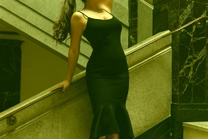 Jade, 24, a brunette grey-eyed latina companion based in Lund. Offering OWO, Fetish, Striptease, 69. Available for incall and outcall, day and evening dates.