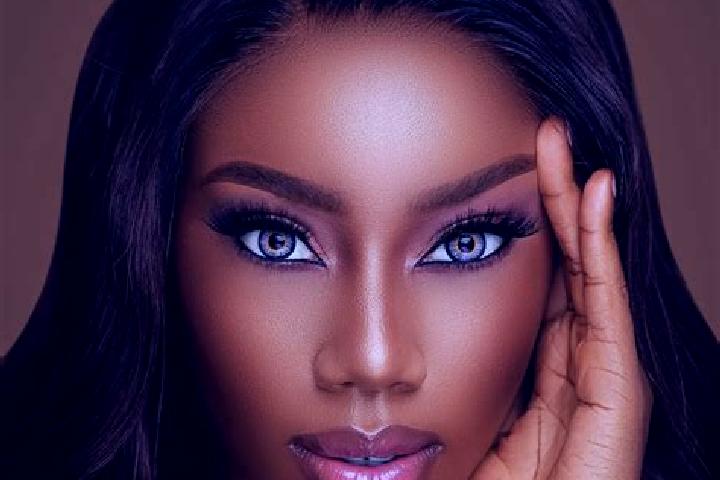 Jade, 24, a chestnut blue-eyed ebony companion based in Cuihuangkou. Offering Domination, Couples, Party Girl, Roleplay, Travel Companion. Available for inca...