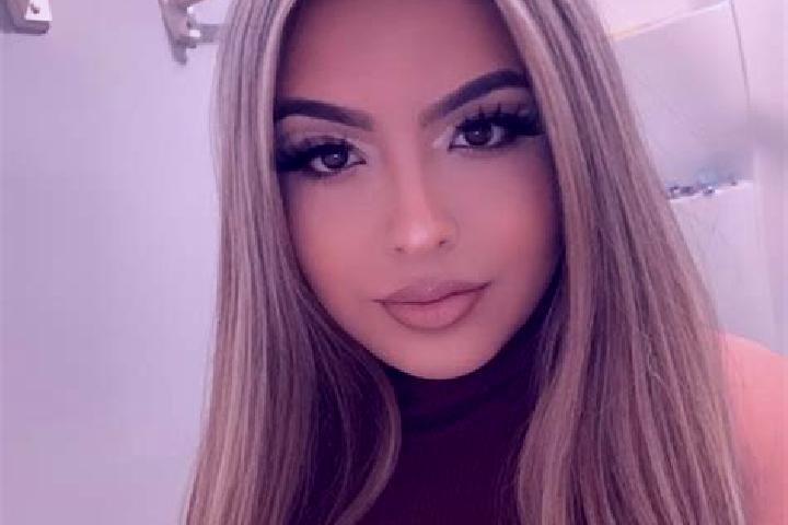 Jade, 24, a platinum blonde hazel-eyed latina companion based in Urdoma. Offering Domination, Travel Companion, 69, Fetish, A-Level. Available for incall and...