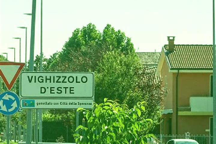 Jade, 24 — Escort in Vighizzolo d Este, Italy