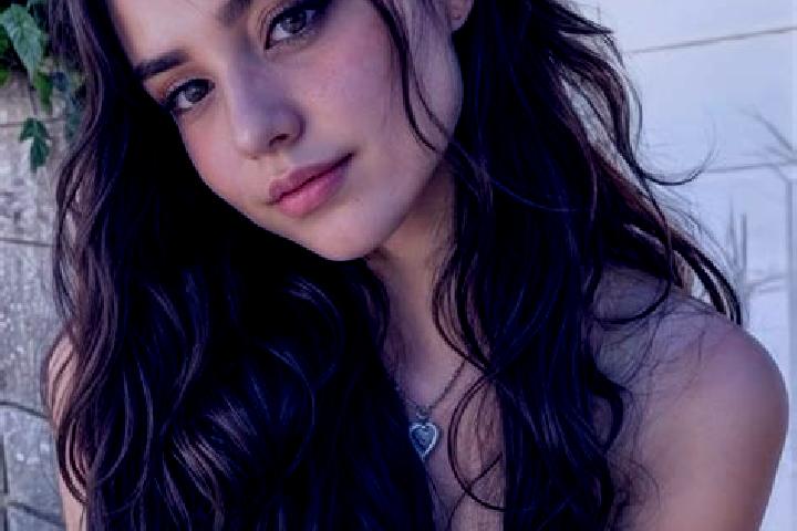 Jade, 25, a chestnut hazel-eyed mixed companion based in Fagetu. Offering Prostate Massage, Striptease, CIM. Available for incall and outcall, overnight book...