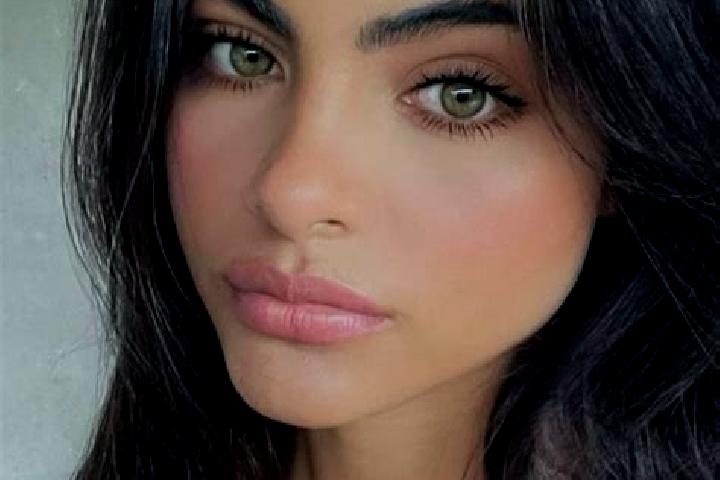 Jade, 25, a dark blonde dark-eyed indian companion based in Tierz. Offering GFE, Fetish, Roleplay, 69, CIM. Available for incall and outcall, day and evening...