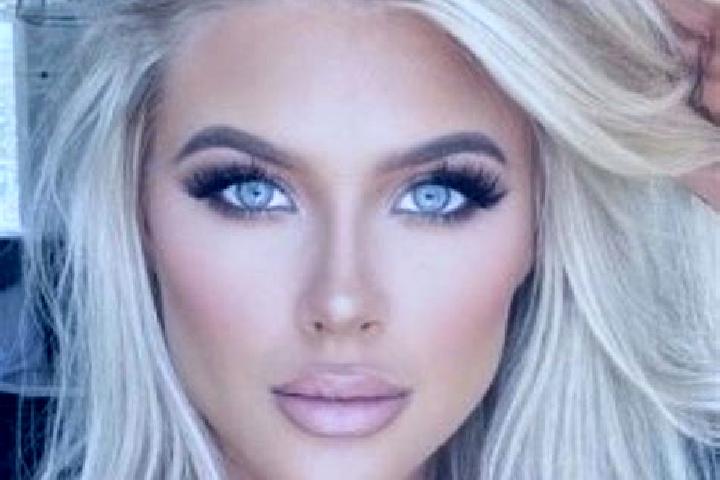 Jade, 25, a platinum blonde blue-eyed latina companion based in Wiscon. Offering Couples, BDSM, Fetish, Erotic Massage. Available for incall and outcall, ove...