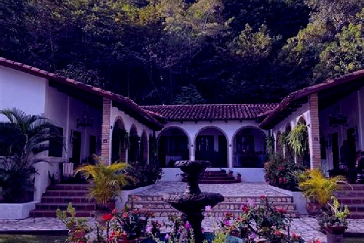 Jade, 25 — Escort in El Rancho, Honduras