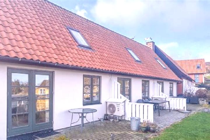 Jade, 25 — Escort in Gudhjem, Denmark