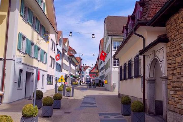 Jade, 25 — Escort in Kuessnacht, Switzerland