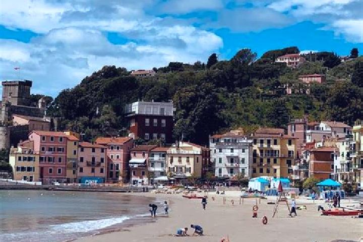Jade, 25 — Escort in San Terenzo, Italy