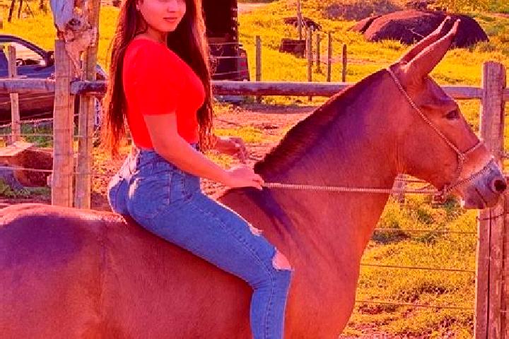 Jade, 25 — Escort in Sao Joao do Manteninha, Brazil