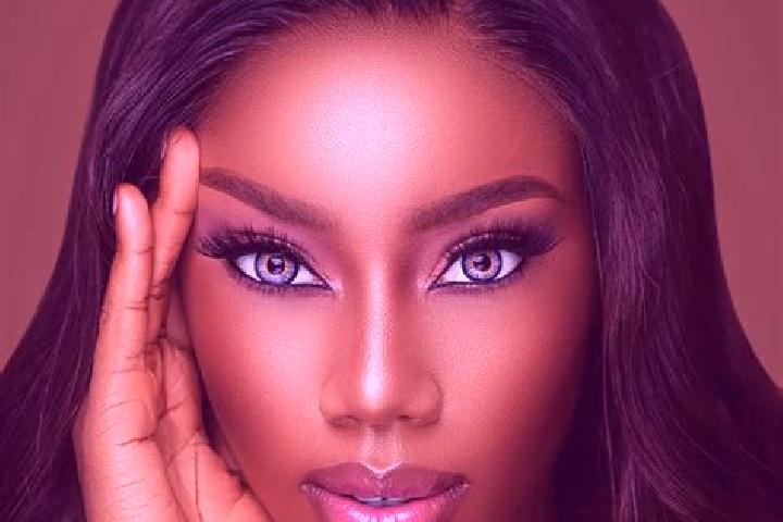 Jade, 26, a auburn blue-eyed ebony companion based in Tambakan. Offering Fetish, Erotic Massage, Striptease, CIM. Available for incall and outcall, day and e...