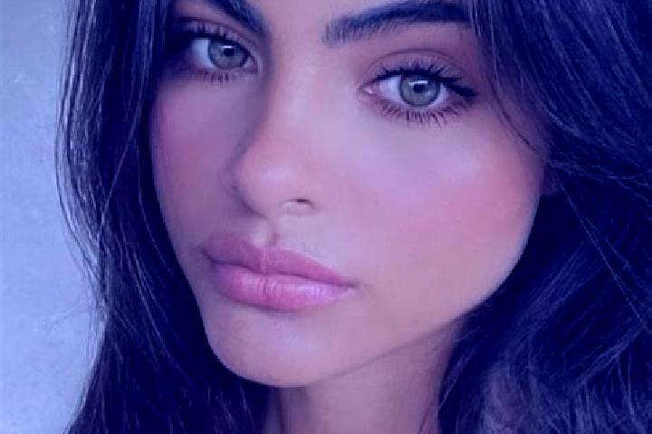 Jade, 26, a auburn dark-eyed indian companion based in Afam. Offering OWO, Overnight, Striptease, Duos. Available for incall and outcall, day and evening dates.