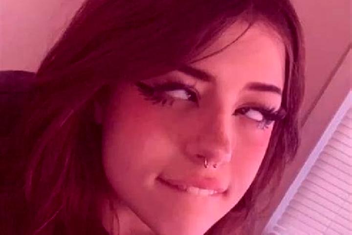 Jade, 26, a chestnut blue-eyed european companion based in Aztalan. Offering A-Level, GFE, OWO. Available for incall and outcall, day and evening dates.