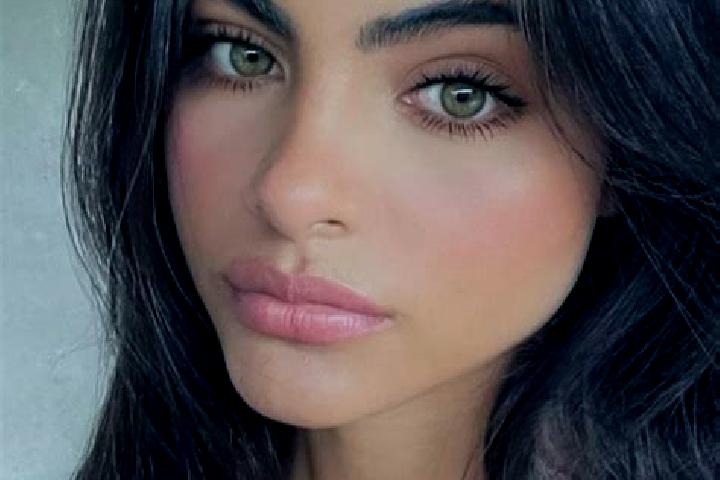 Jade, 26, a dark blonde hazel-eyed latina companion based in Al Rashaydeh. Offering Deep French Kissing, GFE, Girlfriend Experience, Travel Companion, 69. Av...