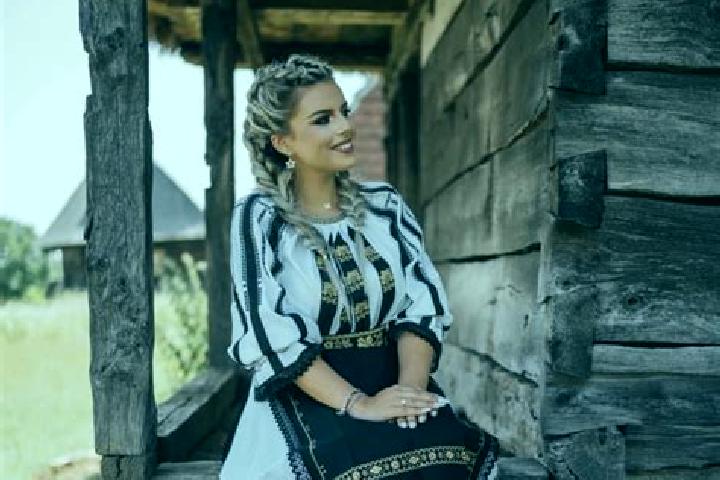 Jade, 26 — Escort in Lapugiu de Jos, Romania