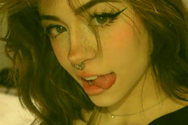 Jade, 27, a black blue-eyed asian companion based in Las Choapas. Offering OWO, Fetish, A-Level. Available for incall and outcall, day and evening dates.
