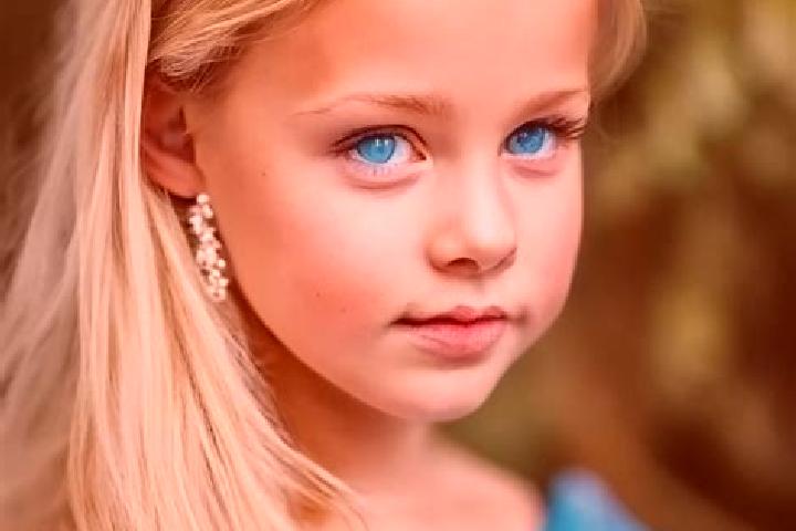 Jade, 27, a blonde blue-eyed indian companion based in Panatina. Offering 69, Tantra, CIM. Available for incall and outcall, day and evening dates.