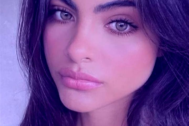 Jade, 27, a brunette dark-eyed mediterranean companion based in Mahekou. Offering Couples, GFE, Tantra. Available for incall and outcall, day and evening dates.