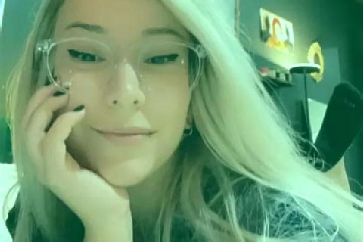 Jade, 27, a dark blonde dark-eyed mediterranean companion based in Saint-Vincent-des-Landes. Offering 69, Massage, Roleplay. Available for incall and outcall...