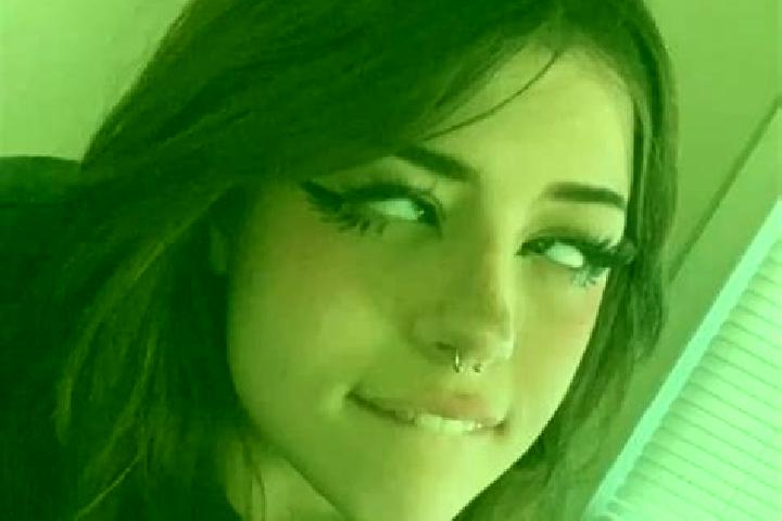 Jade, 27, a red dark-eyed mixed companion based in Bowmanstown. Offering Couples, 69, OWO. Available for incall and outcall, day and evening dates.