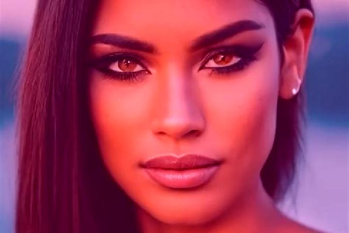 Jade, 28, a auburn amber-eyed latina companion based in Villeneuve-d Ascq. Offering 69, OWO, Girlfriend Experience. Available for incall and outcall, overnig...