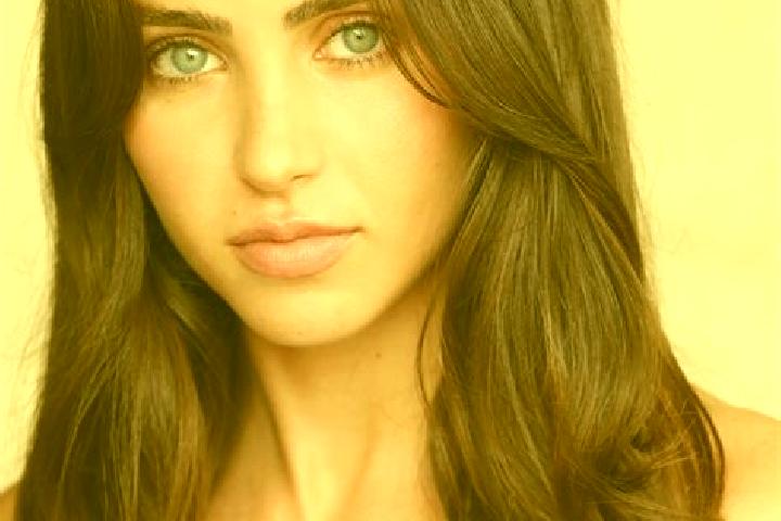Jade, 28, a auburn brown-eyed indian companion based in Hanstedt. Offering Erotic Massage, Massage, Domination. Available for incall and outcall, day and eve...