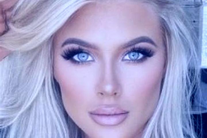 Jade, 28, a blonde hazel-eyed mediterranean companion based in Juan A. Pradere. Offering Tantra, 69, GFE. Available for incall and outcall, overnight booking...