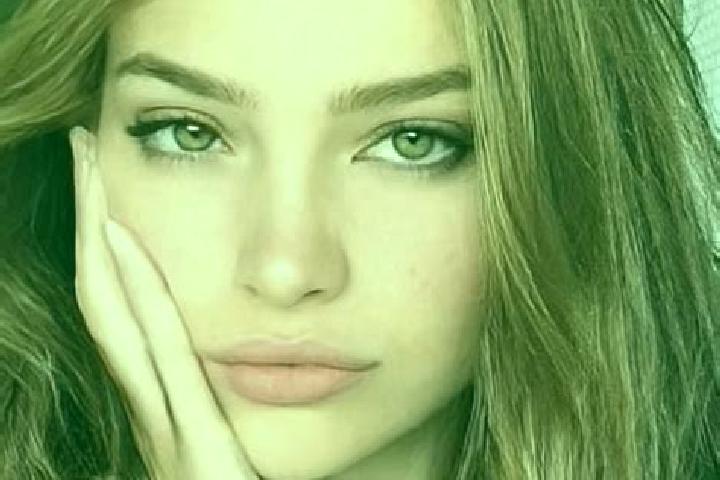Jade, 28, a dark blonde dark-eyed mixed companion based in Santo Antonio dos Lopes. Offering Striptease, Roleplay, Overnight, Party Girl. Available for incal...