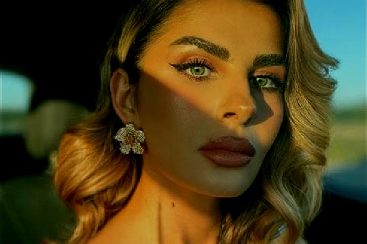 Jade, 28 — Escort in Babeni-Oltetu, Romania