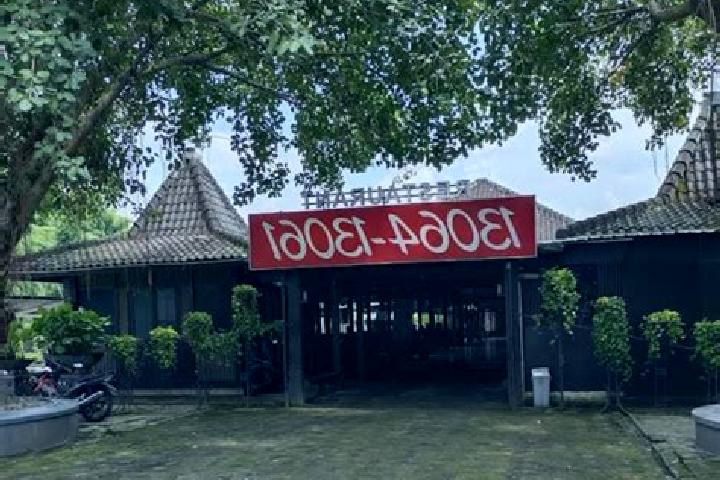Jade, 28 — Escort in Krajan Karanganyar, Indonesia