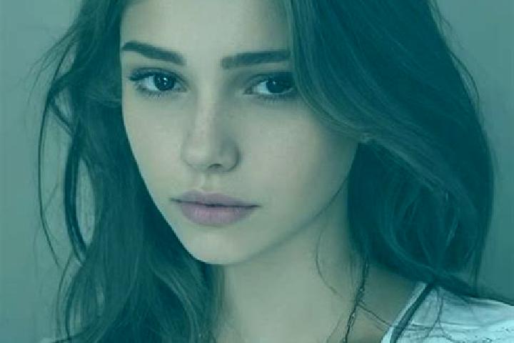 Jade, 29, a chestnut grey-eyed slavic companion based in Alto. Offering Striptease, CIM, Roleplay. Available for incall and outcall, day and evening dates.