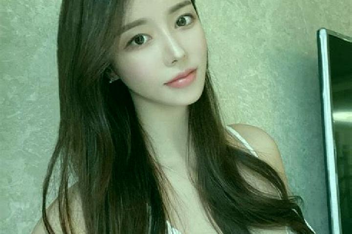 Jade, 29 — Escort in Huangyangcheng, China